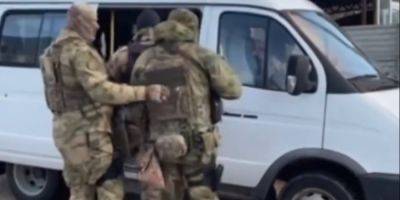 Россияне обыскали и задержали трех членов мусульманской религиозной общины в Крыму