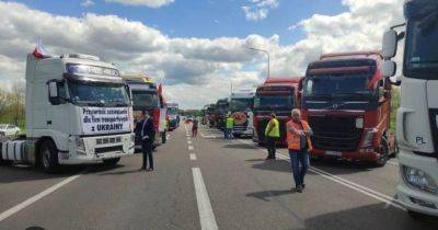 Польские перевозчики заблокировали еще один пункт пропуска на границе с Украиной