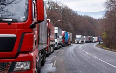 На ПП Корчева - Краковец начали пропускать больше украинских грузовиков