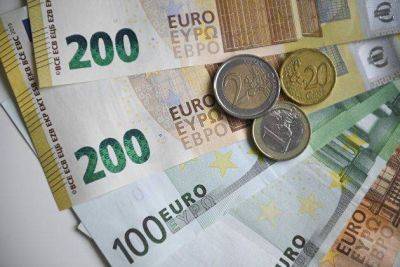 Евро вырос на позитивных данных еврозоны
