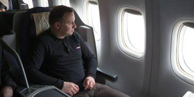В самолете шутили о Смоленске. Как Дуда в марте 2022-го перед встречей с Байденом едва не разбился — NV читает Польшу в войне