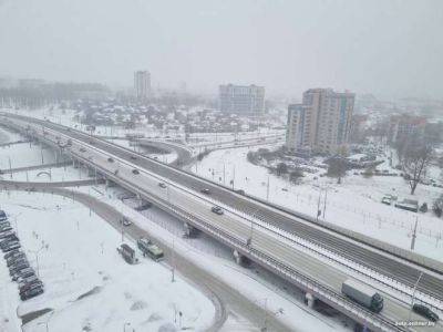 Минск встал в 10-балльных пробках из-за снегопада