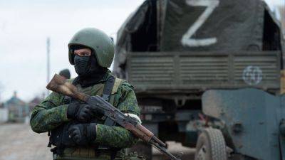 Российские захватчики перебрасывают военных и технику в направлении Донецка, - Андрющенко