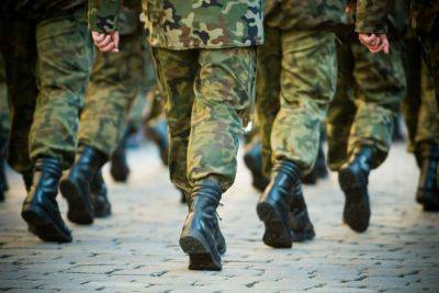 Военная подготовка в Украине – студенты ВУЗов будут овладевать военным делом с 2024 года - apostrophe.ua - Украина