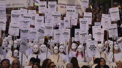 Марши за права женщин прошли по всему миру - ru.euronews.com - США - Италия - Франция - Испания - Рим