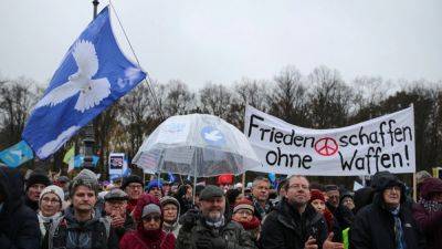 Левые политики организовали в Берлине демонстрацию за мир
