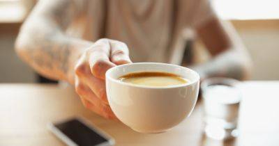 Здоровый кишечник и отличная работа мозга: 5 причин пить кофе по утрам