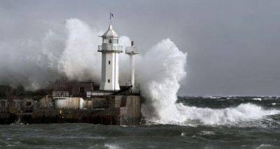 В Крыму бушует шторм столетия, 9-метровые волны смывают всё на своем пути - cxid.info - Москва - Россия - Украина - Крым