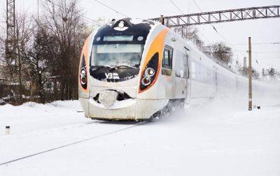 Из-за непогоды Укрзализныця увеличила количество мест в поездах из Одессы