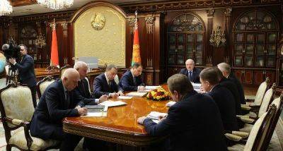 Agenda międzynarodowa i funkcjonowanie gospodarki. Łukaszenko zwołał spotkanie w Pałacu Niepodległości