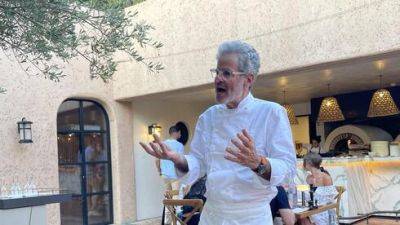 Менеджер ресторана Эяля Шани в Майами вырвал у посетителей флаг Израиля