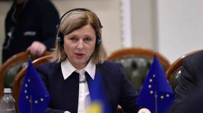 В Киев прибыла вице-президент Еврокомиссии, чтобы обсудить вступление в ЕС