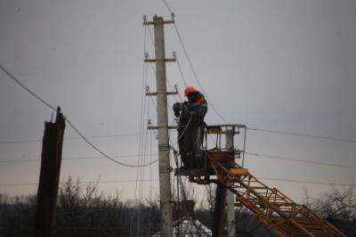 Буря на Харьковщине. Без света пока еще остаются 620 домов в трех селах