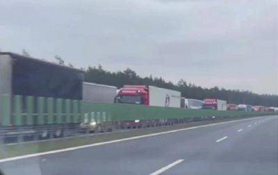 Німецькі митники блокують польські авто на кордоні