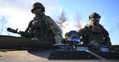 Демилитаризация продолжается: шторм в Крыму смыл защитные сооружения ВС РФ (видео)