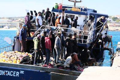 Европу захлестнула новая волна мигрантов: на одного высланного приходится 10 новых