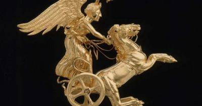 Единственная уцелевшая золотая серьга и греческий килик: какие сокровища хранят в Бостосском музее (фото)