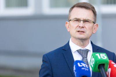 Арунас Дулькис - Министр здравоохранения просит воздержаться от преждевременных оценок возможного самоубийства врача - obzor.lt - Литва - Вильнюс