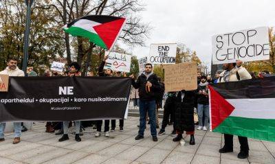 В Вильнюсе на акцию в поддержку палестинцев и против действий Израиля пришло 100 человек