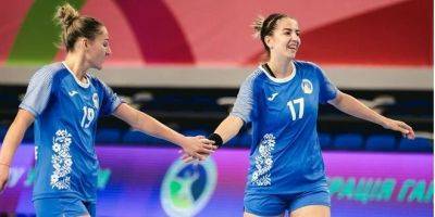 Сборная Украины с разгромного поражения стартовала на чемпионате мира по гандболу среди женщин