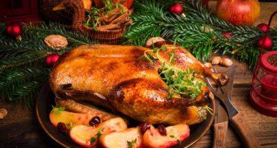 Заранее заготовьте яблоки и апельсины: рецепт настоящей рождественской утки, от которой все будут в восторге