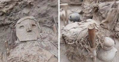 В Перу археологи нашли 70 неповрежденных погребальных свертков и загадочных масок (фото)