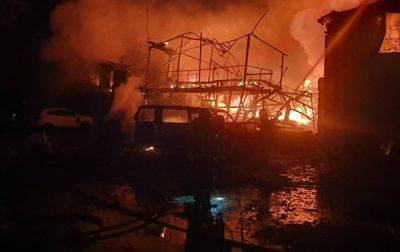 Появились кадры пожара в результате удара по Харькову