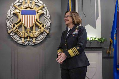 Лиза Франкетти – что известно о новой руководительнице ВМС США