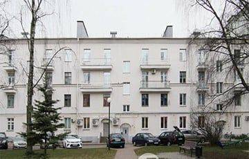 В спрятанной в центре Минска сталинке продается уютная квартира
