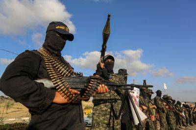 Сын одного из лидеров ХАМАСа призывает казнить отца, если заложники не будут освобождены