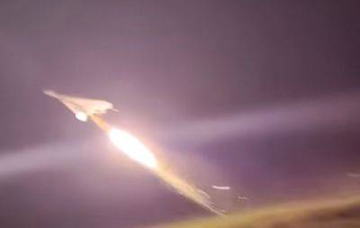 Это невероятное зрелище: наши дроны атаковали склад беспилотников на россии. Видео