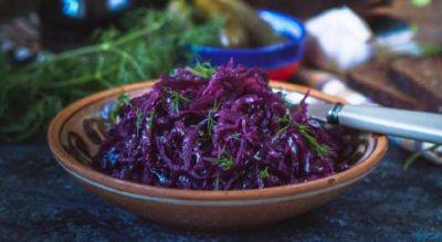 Как гарнир или закуска: традиционный украинский рецепт тушеной капусты, очень бюджетно и просто