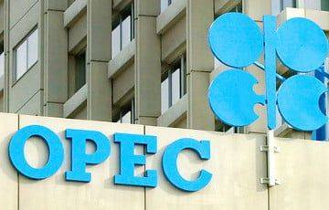 Страны ОПЕК+ договорились о дополнительном сокращении добычи нефти