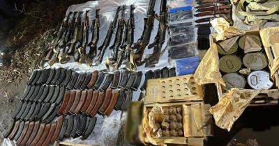 Полицейские обнаружили похищенное из воинских частей оружие и боеприпасы (ФОТО)