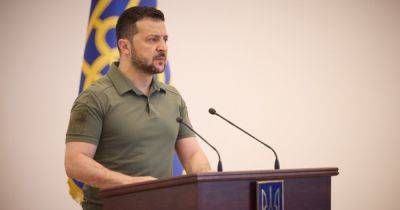 "Украина была и в более сложных ситуациях": Зеленский прокомментировал статью Залужного (видео)
