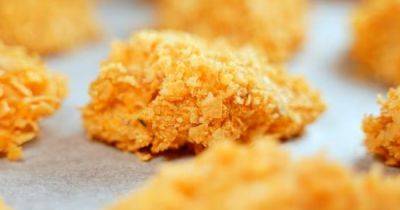 Забавное лакомство и простой перекус: как приготовить куриные наггетсы в панировке из чипсов