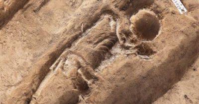 Скелет женщины без лица: археологи нашли странное захоронение в Германии (фото) - focus.ua - Украина - Германия - Находка
