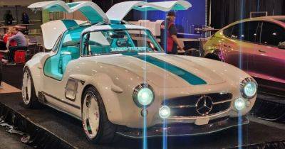 Звезда шоу: украинцы показали в Лас-Вегасе яркий винтажный Mercedes с мотором Tesla (фото)