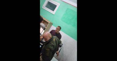 В Хмельницкой области сотрудники ТЦК вытаскивали мужчину с больничной койки, — соцсети (видео)