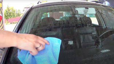 Лобовое стекло авто – как помыть без разводов и пятен – хитрость опытных водителей