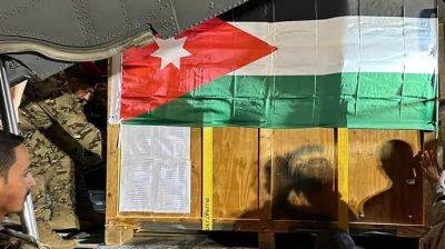Иордания на парашютах сбросила медицинскую помощь в Сектор Газа
