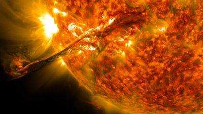 Северное сияние Аврора – на Солнце образовалась гигантская трещина – видео