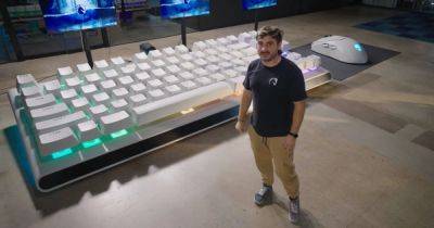 Кнопки размером с голову: Alienware создала самые большие в мире клавиатуру и мышь (видео)