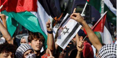 В США еврей погиб после удара мегафоном во время пропалестинского митинга — подозревают сторонника Палестины