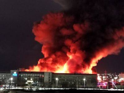 Масштабный пожар в рф: в столице Бурятии горит торговый центр