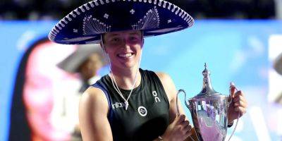 Поддерживающая Украину теннисистка уничтожила соперницу в финале и выиграла Итоговый турнир WTA — видео