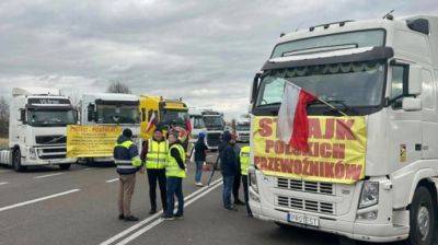 Польские перевозчики начали блокаду трех переходов на границе с Украиной