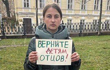 В Москве жены мобилизованных впервые вышли на пикет с требованием вернуть мужей домой