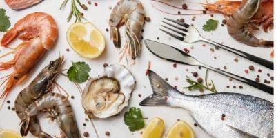 Упругая рыба и креветки без налета. Как выбрать свежие морепродукты, чтобы они стали украшением праздничного стола - nv.ua - Украина