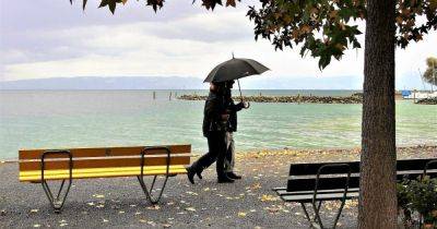Зонты и теплая одежда: синоптики рассказали, когда ждать похолодания (видео, карты)